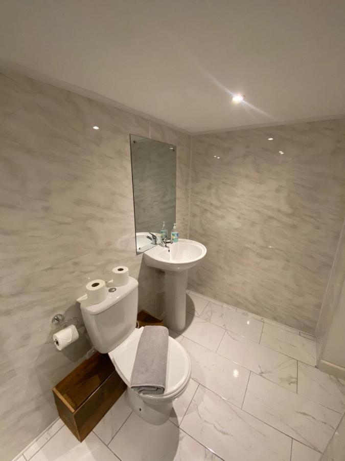 St Margaret'S Ground Floor And Lower Deck Apartment Ryde  Bagian luar foto